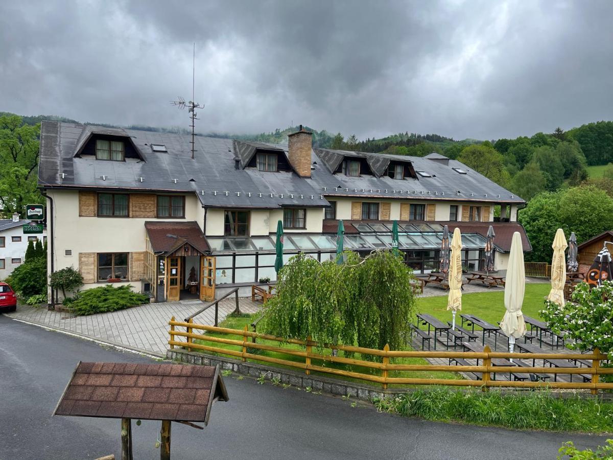 Hotel Stary Mlyn Jeseník Kültér fotó